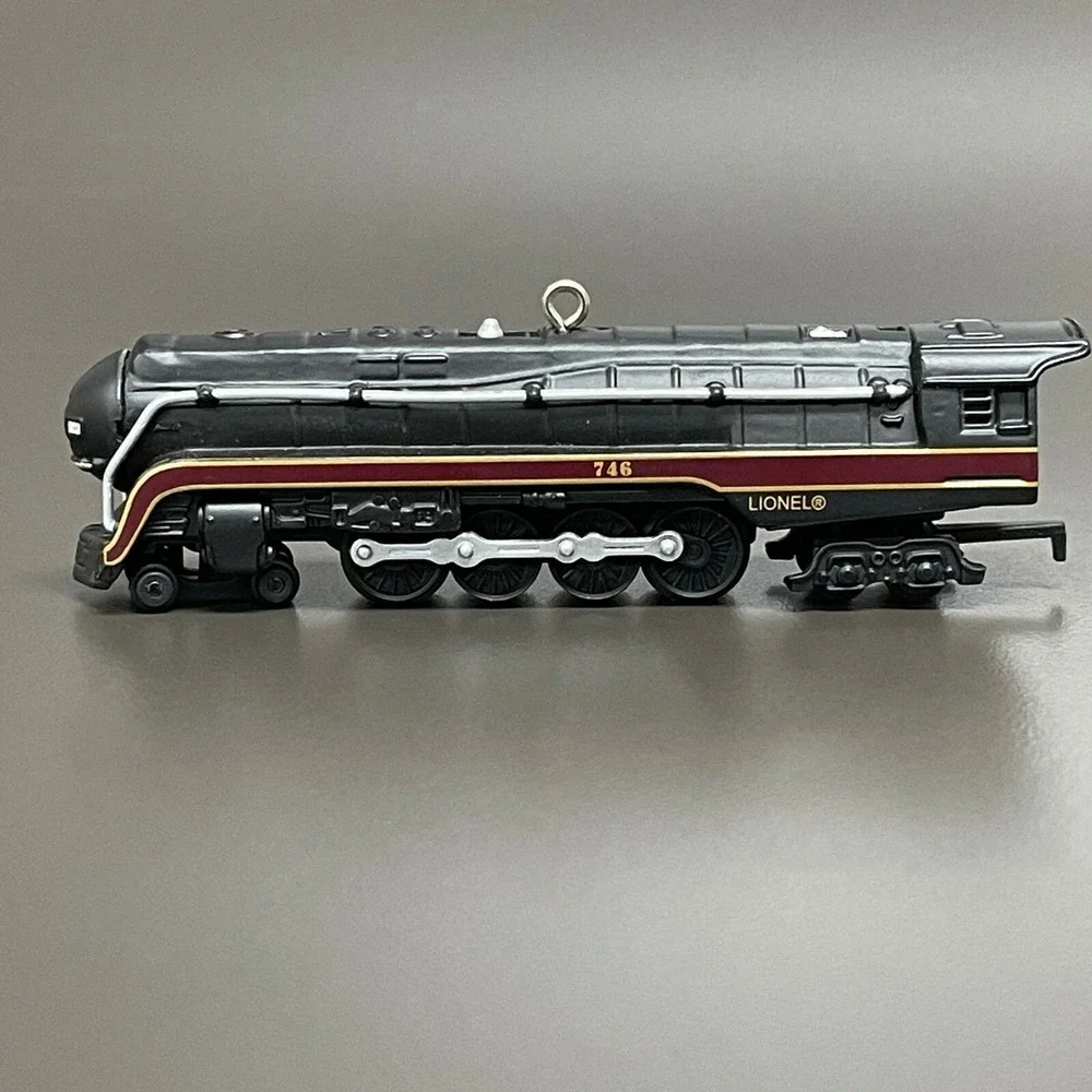 Hallmark Keepsake 746 Norfolk and Western Steam Locomotive Lionel Train Ornament